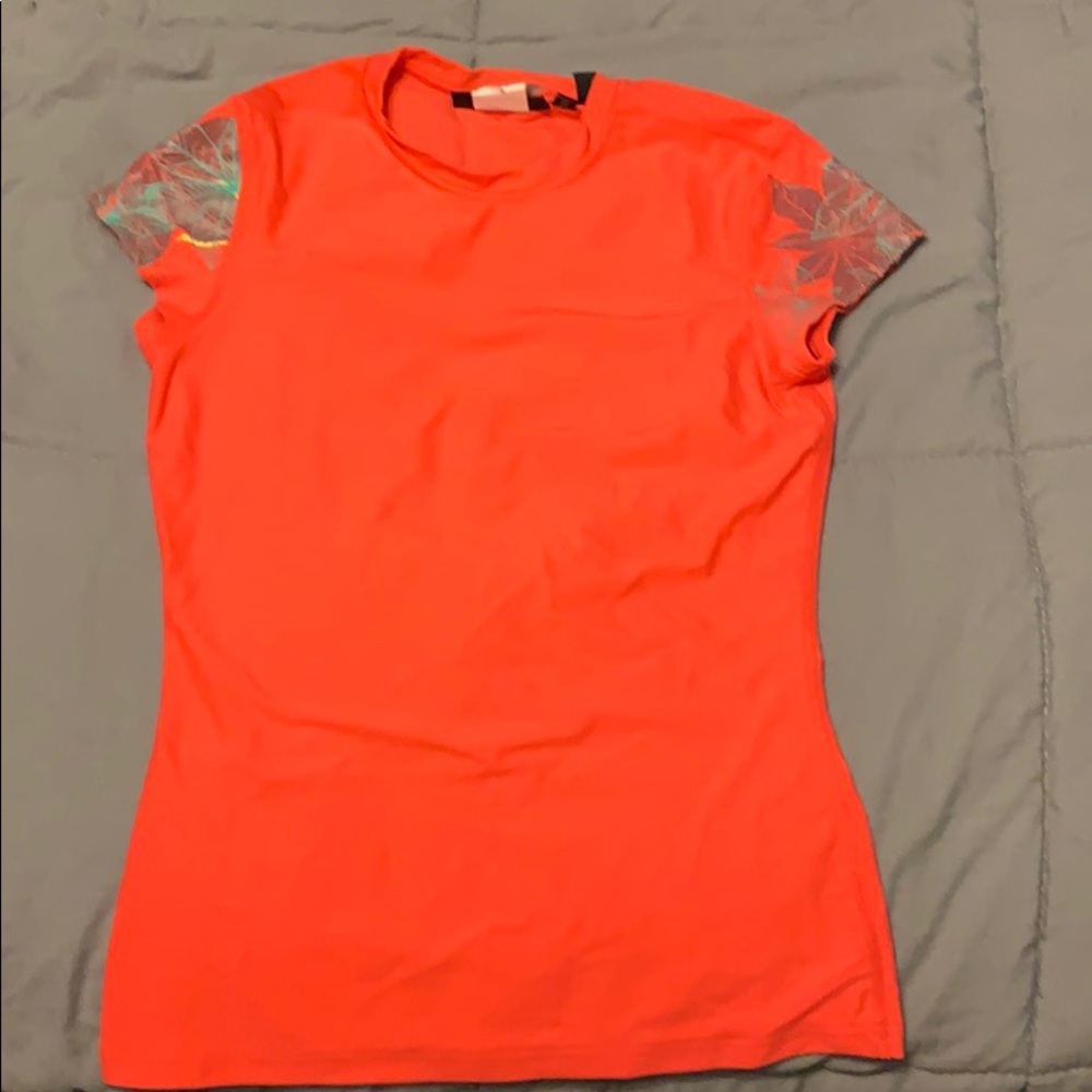 NWOT Oakley women’s small rash guard